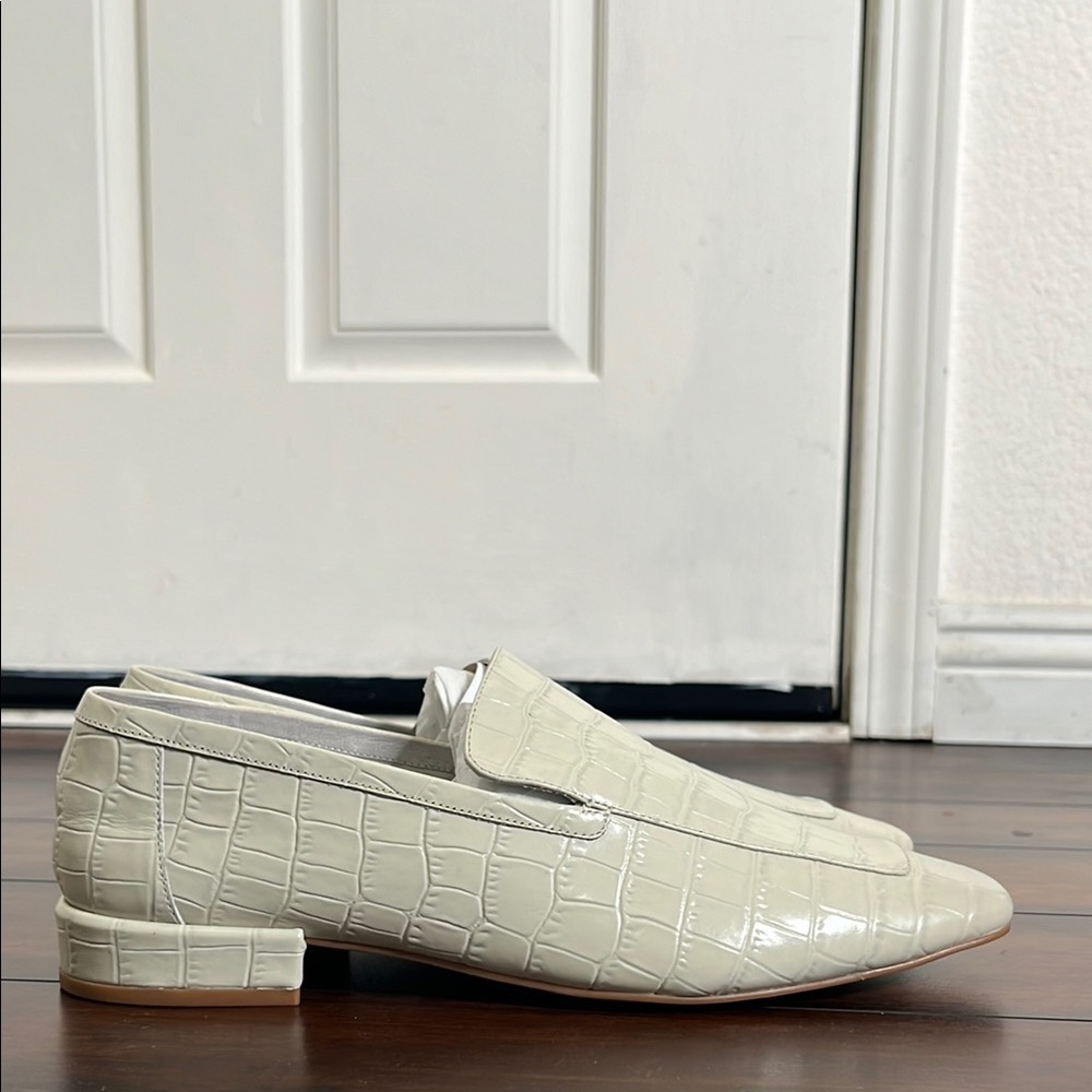 Jeffrey Campbell Women's Marco Croc-Embossed Loafers size 11 Ivory Academia NWT